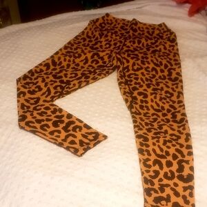 Balance Athletica- KING CHEETAH leggings/yoga pants. 7/8 length with no stains.